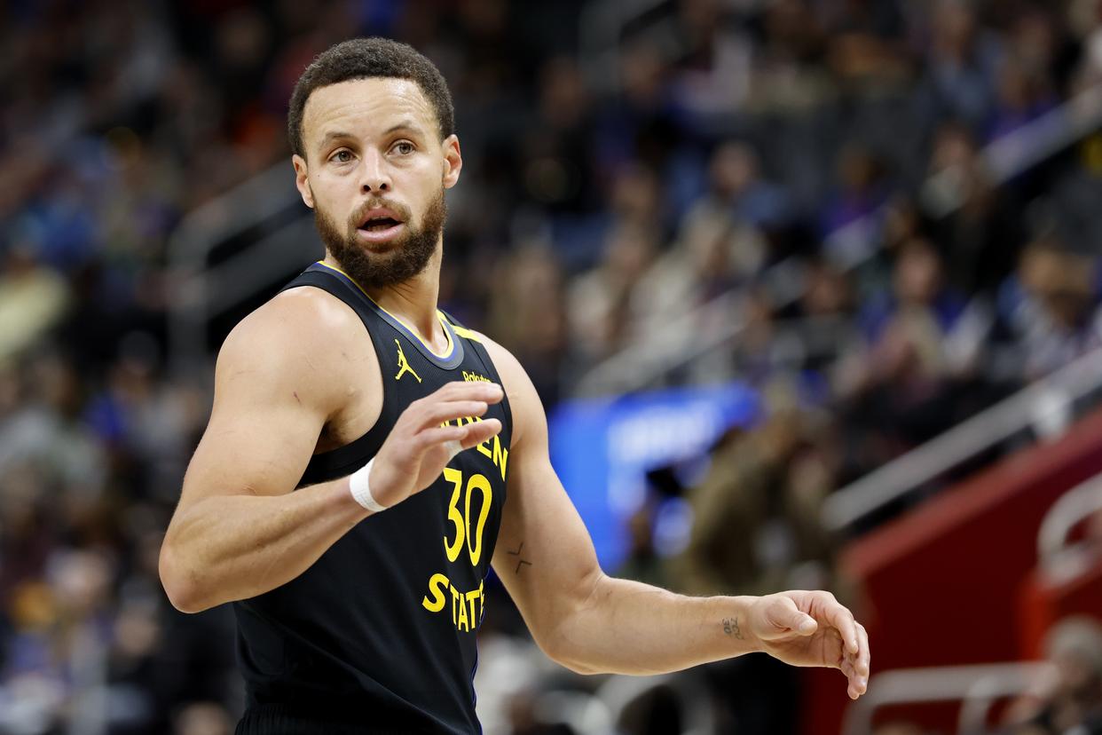 包含国际比赛日金州勇士备战荷甲，复出首秀细节曝光，压力陡增，轮换策略成焦点的词条AC Milan Sports