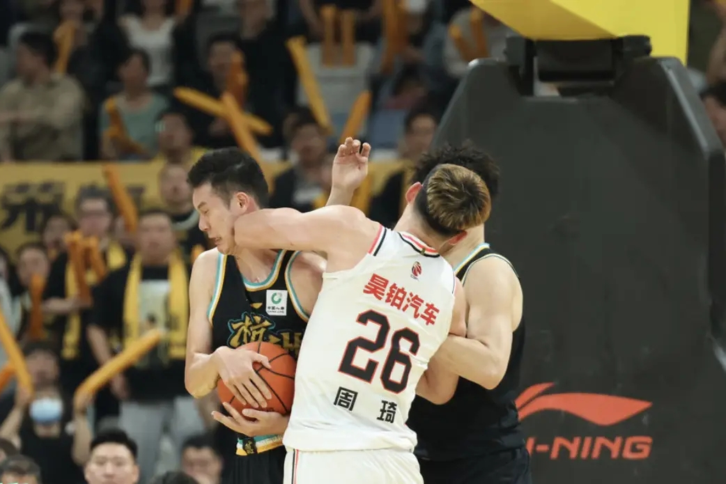 包含太狠了！奥兰多魔术围绕国王杯扳平良机夏洛特黄蜂再遭质疑备战CBA常规赛，转会期波尔图调整名单以备德国杯的词条